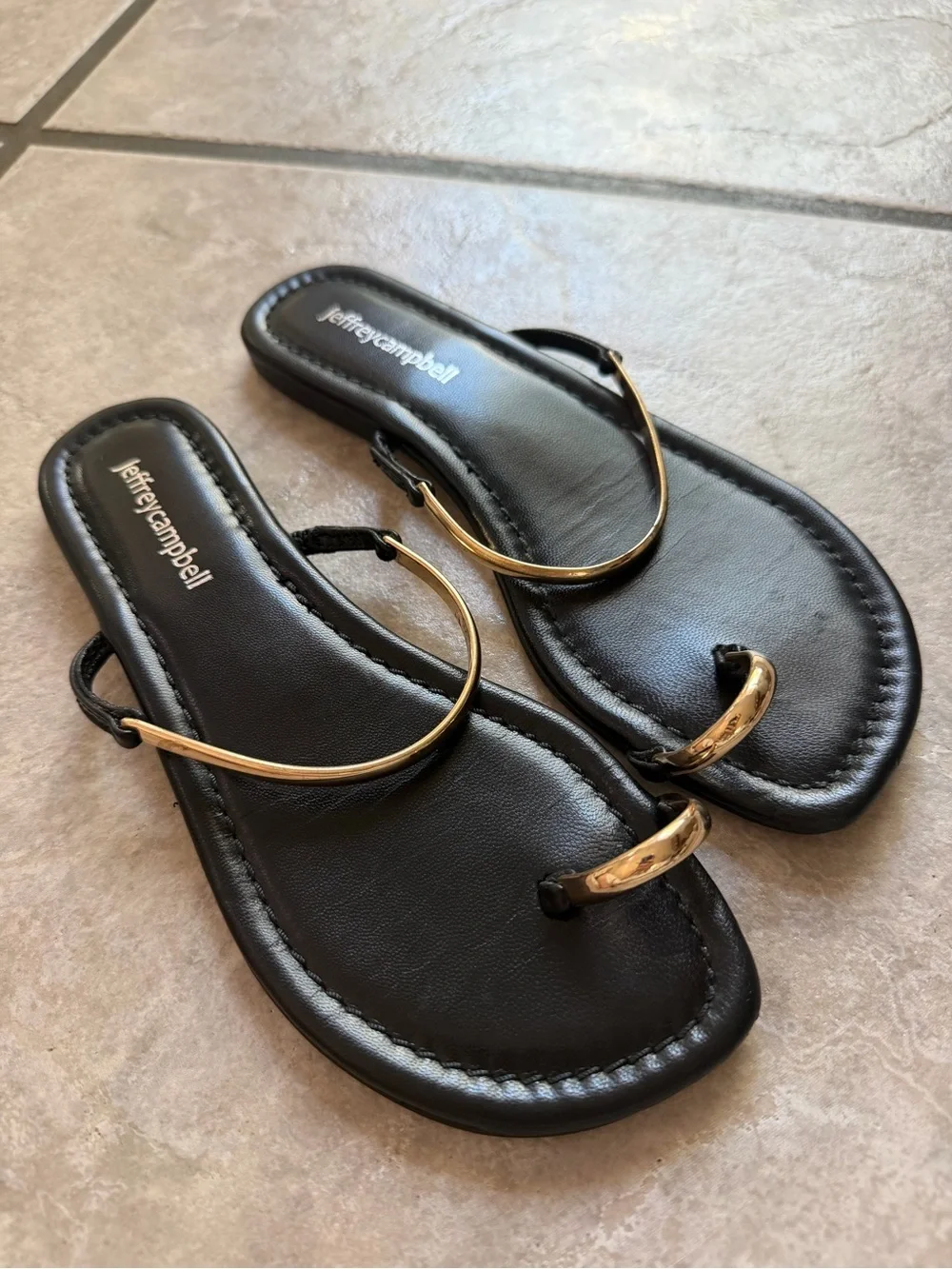 Jeffrey Campbell Black Leather Gold Toe Ring Flat Sandals Linques Size 6 / 37